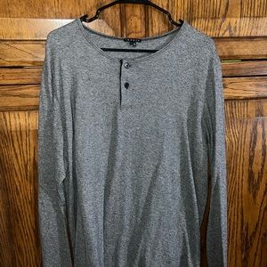 Very nice and comfortable long sleeve